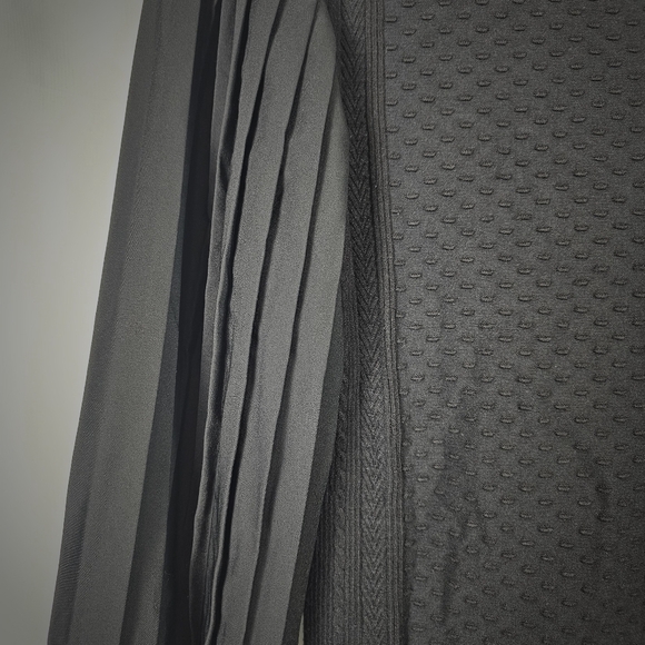 White House black market PLEATED Balloon Sleeve Black Turtle Neck Sweater - Picture 3 of 7